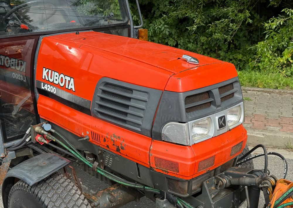 Kubota * Traktor KUBOTA L4200 * 4x4 * Pług Piaskarka * Wałek Przód Tył * Sprowadzony* Zimowe Utrzymanie - Tractor: foto 5 Kubota * Traktor KUBOTA L4200 * 4x4 * Pług Piaskarka * Wałek Przód Tył * Sprowadzony* Zimowe Utrzymanie - Tractor: foto 5