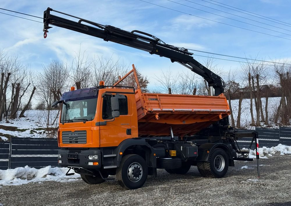 MAN * TGM 18-330 MAN 4x4 HDS Hiab 122 * Kiper Wywrotka * Bardzo Dobry Stan - Volquete camión: foto 1 MAN * TGM 18-330 MAN 4x4 HDS Hiab 122 * Kiper Wywrotka * Bardzo Dobry Stan - Volquete camión: foto 1