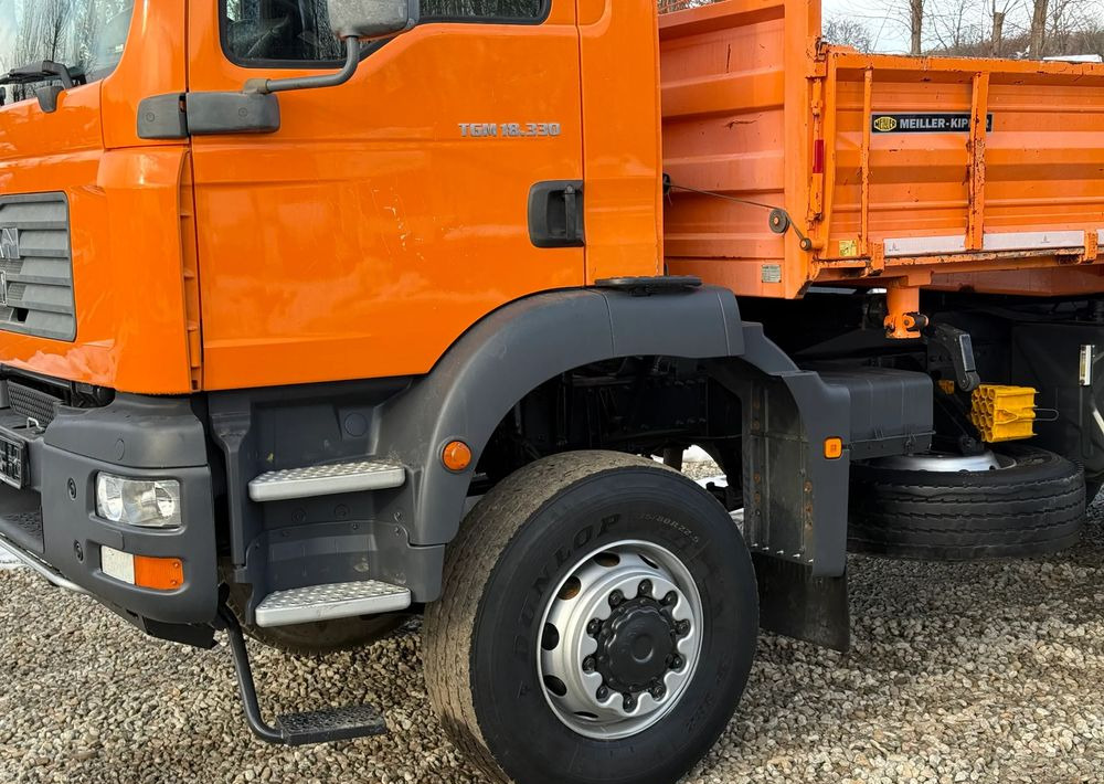 MAN * TGM 18-330 MAN 4x4 HDS Hiab 122 * Kiper Wywrotka * Bardzo Dobry Stan - Volquete camión: foto 5 MAN * TGM 18-330 MAN 4x4 HDS Hiab 122 * Kiper Wywrotka * Bardzo Dobry Stan - Volquete camión: foto 5