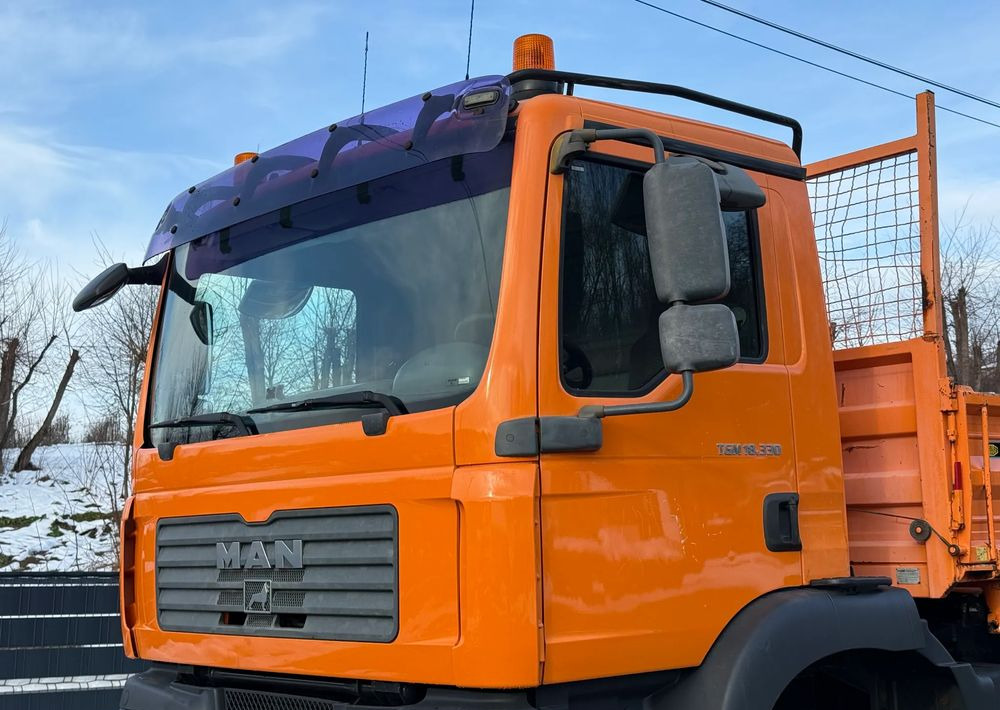 MAN * TGM 18-330 MAN 4x4 HDS Hiab 122 * Kiper Wywrotka * Bardzo Dobry Stan - Volquete camión: foto 4 MAN * TGM 18-330 MAN 4x4 HDS Hiab 122 * Kiper Wywrotka * Bardzo Dobry Stan - Volquete camión: foto 4