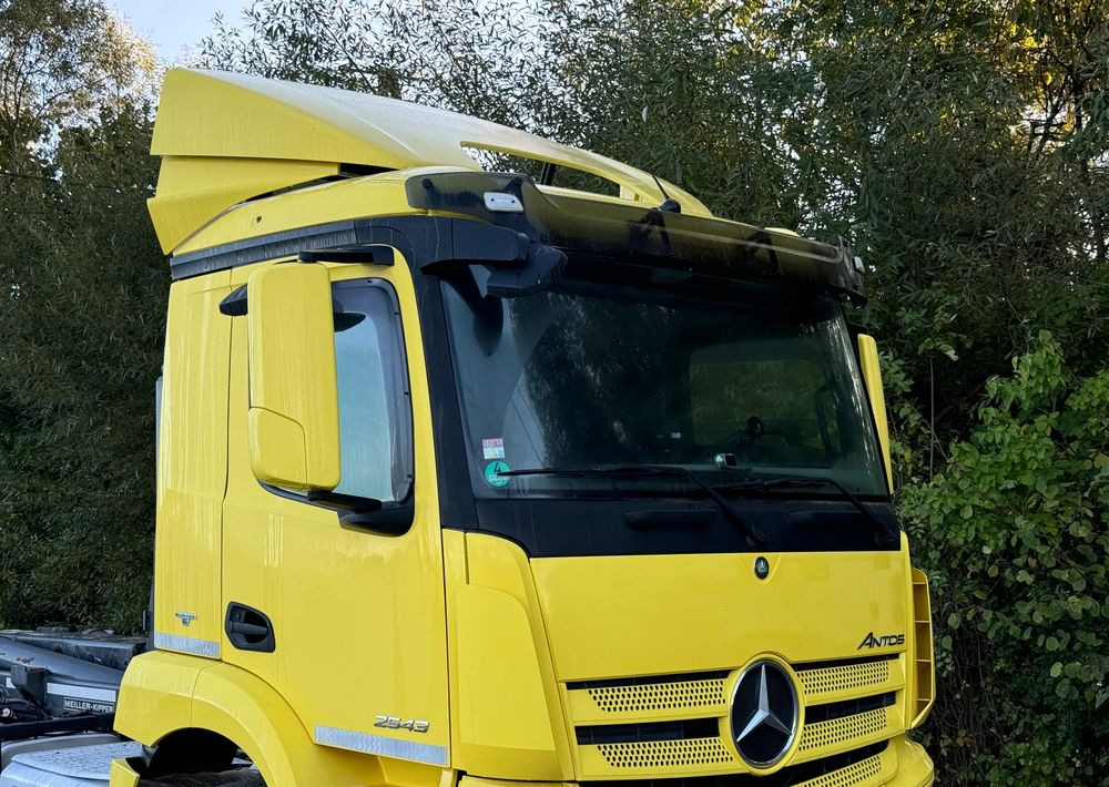Mercedes-Benz * Hakowiec * Mercedes Antos 2543 * Sprowadzony * Stan Perfekcyjny - Multibasculante camión: foto 4 Mercedes-Benz * Hakowiec * Mercedes Antos 2543 * Sprowadzony * Stan Perfekcyjny - Multibasculante camión: foto 4