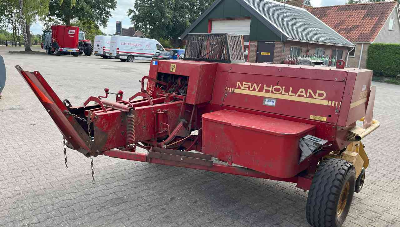 New Holland 570 Balepers pers pakkenperk weidebouwmachines - Empacadora de pacas cuadradas: foto 3 New Holland 570 Balepers pers pakkenperk weidebouwmachines - Empacadora de pacas cuadradas: foto 3