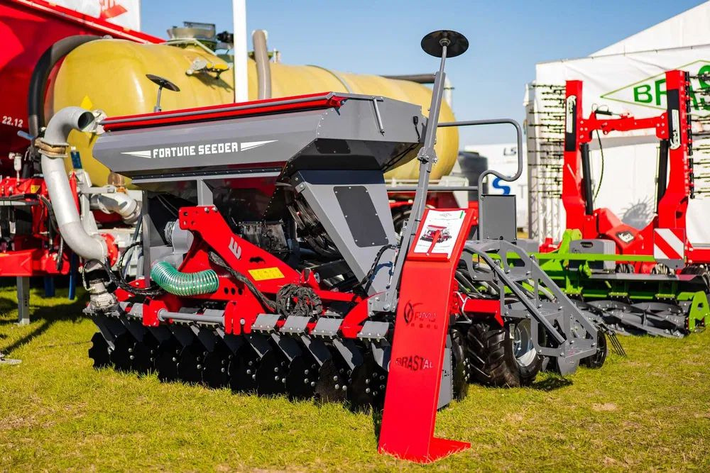 Siewnik pneumatyczny FORTUNE SEEDER 3m AMJ AGRO , BRASTAL - Sembradora: foto 2 Siewnik pneumatyczny FORTUNE SEEDER 3m AMJ AGRO , BRASTAL - Sembradora: foto 2