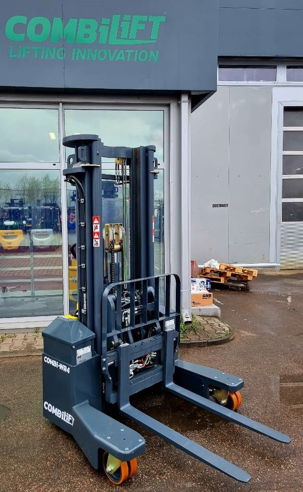 Aisle-Master WR4 - BRAND NEW - Carretilla de 4 vías: foto 5 Aisle-Master WR4 - BRAND NEW - Carretilla de 4 vías: foto 5