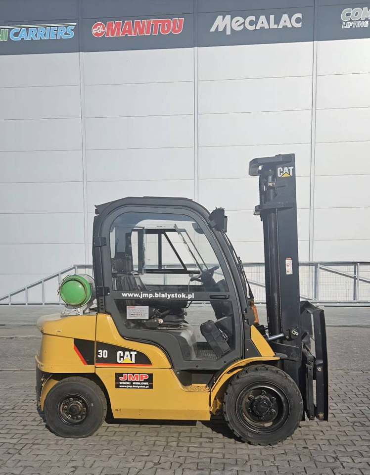 CAT GP 30 N  - Carretilla elevadora de gas: foto 4 CAT GP 30 N  - Carretilla elevadora de gas: foto 4