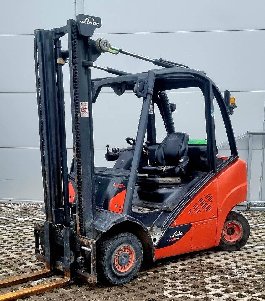 Linde H 25 T - 02 - Carretilla elevadora de gas: foto 3 Linde H 25 T - 02 - Carretilla elevadora de gas: foto 3