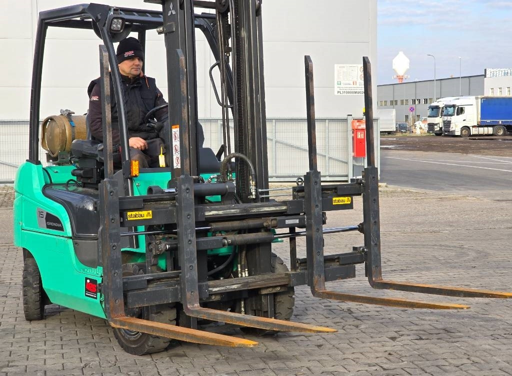 Carretilla elevadora de gas Mitsubishi FG 15 NT: foto 12