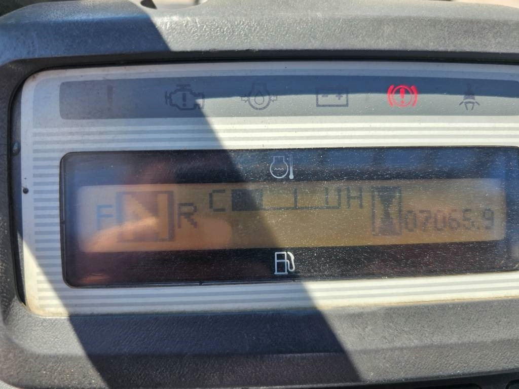 Carretilla elevadora de gas Nissan UG1D2A32LQ: foto 6 Carretilla elevadora de gas Nissan UG1D2A32LQ: foto 6