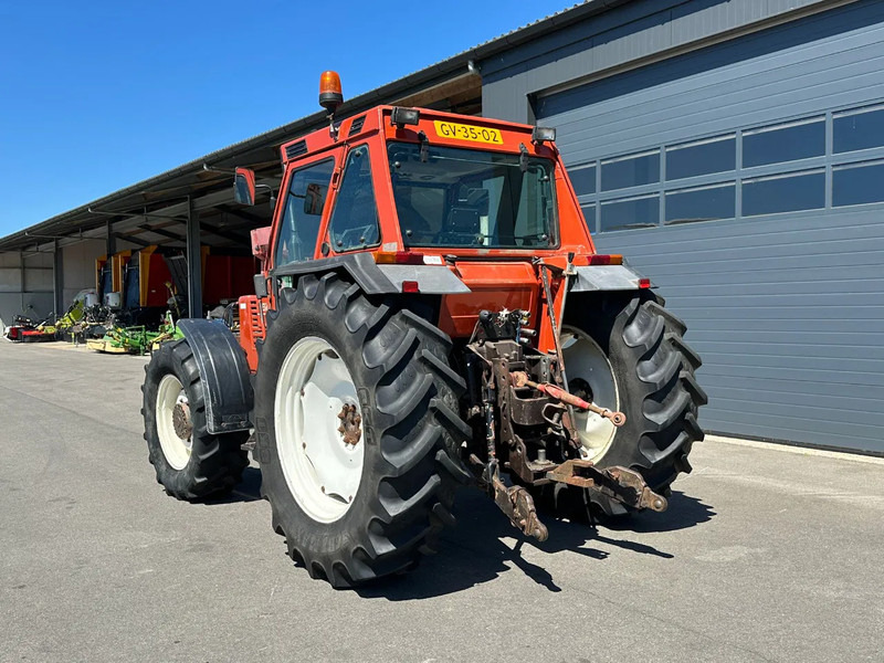 Fiat New Holland 110-90DT 110-90DT - Cabeza tractora: foto 4 Fiat New Holland 110-90DT 110-90DT - Cabeza tractora: foto 4