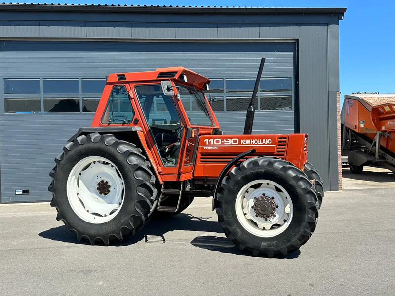 Fiat New Holland 110-90DT 110-90DT - Cabeza tractora: foto 2 Fiat New Holland 110-90DT 110-90DT - Cabeza tractora: foto 2