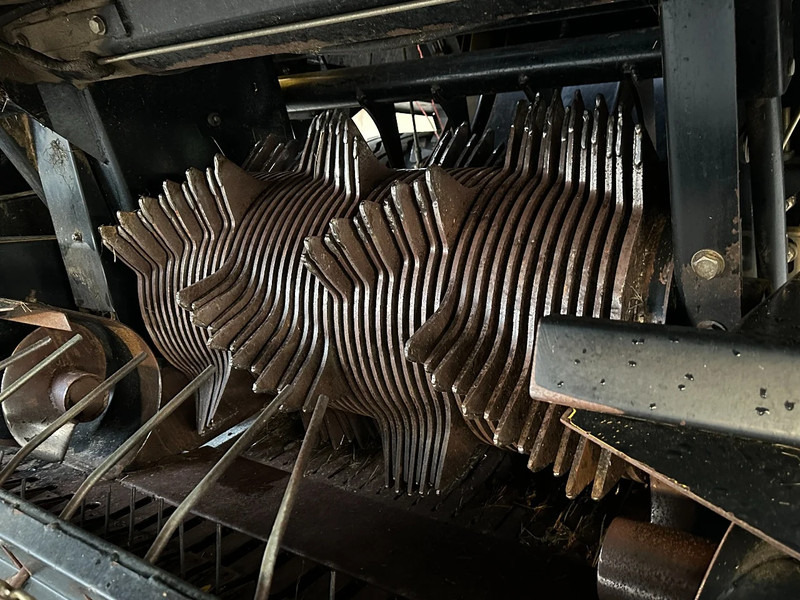 New Holland BB9060 Cropcutter - Maquinaria agrícola: foto 5 New Holland BB9060 Cropcutter - Maquinaria agrícola: foto 5