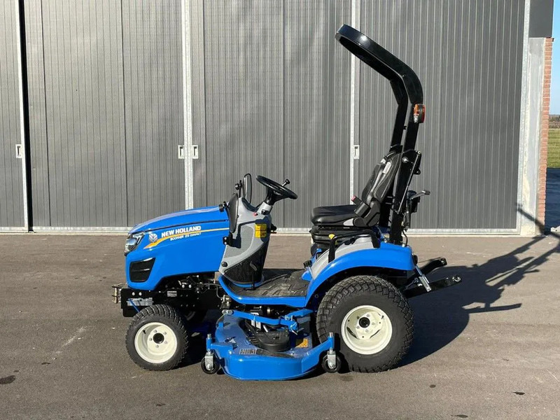 New Holland Boomer 25 compact - Tractor viñedo/ Frutero: foto 4 New Holland Boomer 25 compact - Tractor viñedo/ Frutero: foto 4