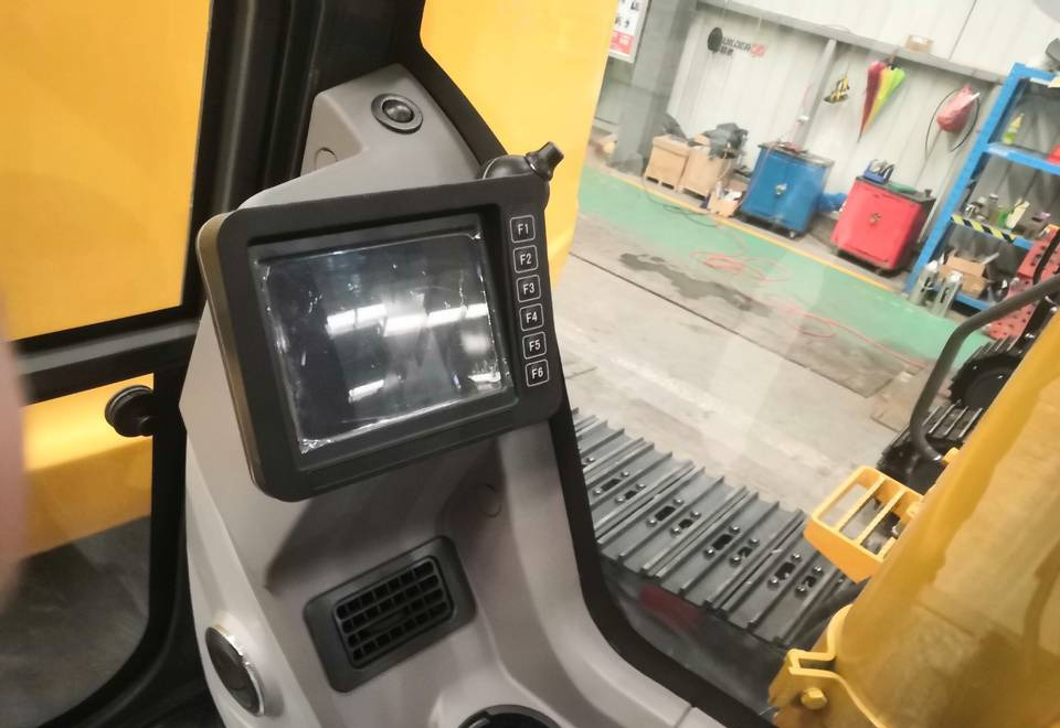 NEW MAXUS 13 Ton Crawler Excavator Warranty up to 10 YEARS НОВА Копарка гусенична MAXUS 13 тонн Гарантія до 10 РОКІВ NOWA Koparka gąsienicowa MAXUS 13 ton Gwarancja do 10 LAT - Excavadora de cadenas: foto 4 NEW MAXUS 13 Ton Crawler Excavator Warranty up to 10 YEARS НОВА Копарка гусенична MAXUS 13 тонн Гарантія до 10 РОКІВ NOWA Koparka gąsienicowa MAXUS 13 ton Gwarancja do 10 LAT - Excavadora de cadenas: foto 4