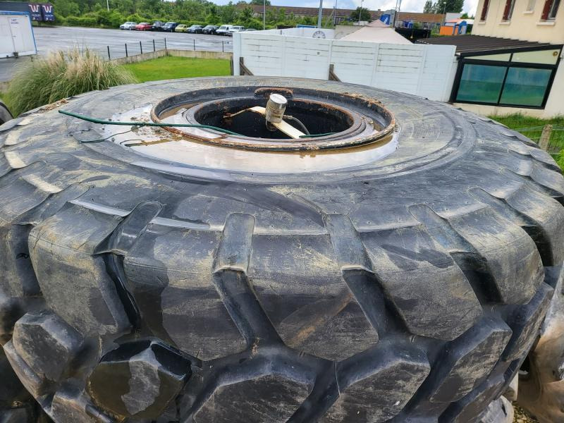 Bridgestone  - Neumático para Maquinaria de construcción: foto 3 Bridgestone  - Neumático para Maquinaria de construcción: foto 3