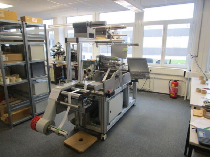 THERMOTRANSFER DRUCKSYSTEM MIT STANZE MPRINT MORLOCK LP 2000 (Drucken, Kaschieren, Stanzen) - Máquina de impresión: foto 1 THERMOTRANSFER DRUCKSYSTEM MIT STANZE MPRINT MORLOCK LP 2000 (Drucken, Kaschieren, Stanzen) - Máquina de impresión: foto 1