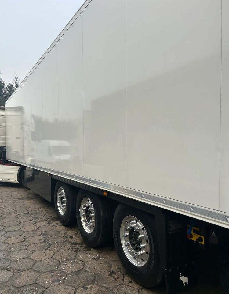 Schmitz Cargobull ORYGINALNE ALUFELGI ALCOA / BEZWYPADKOWA CHŁODNIA / GRUBA ŚCIANA 7 CM / 2 SZTUKI !! - Frigorífico semirremolque: foto 2 Schmitz Cargobull ORYGINALNE ALUFELGI ALCOA / BEZWYPADKOWA CHŁODNIA / GRUBA ŚCIANA 7 CM / 2 SZTUKI !! - Frigorífico semirremolque: foto 2