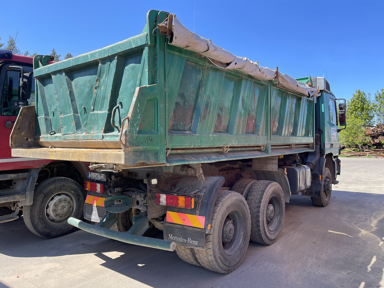 MERCEDES-BENZ Actros 3331 - Volquete camión: foto 4 MERCEDES-BENZ Actros 3331 - Volquete camión: foto 4