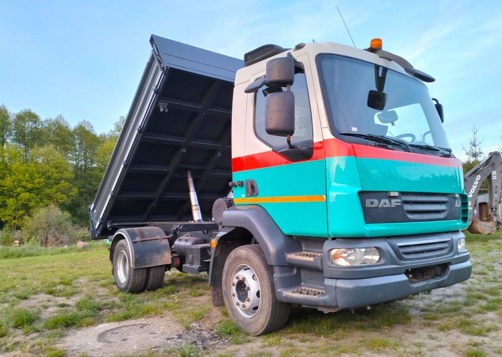 DAF LF 55.220 - Volquete camión: foto 2 DAF LF 55.220 - Volquete camión: foto 2