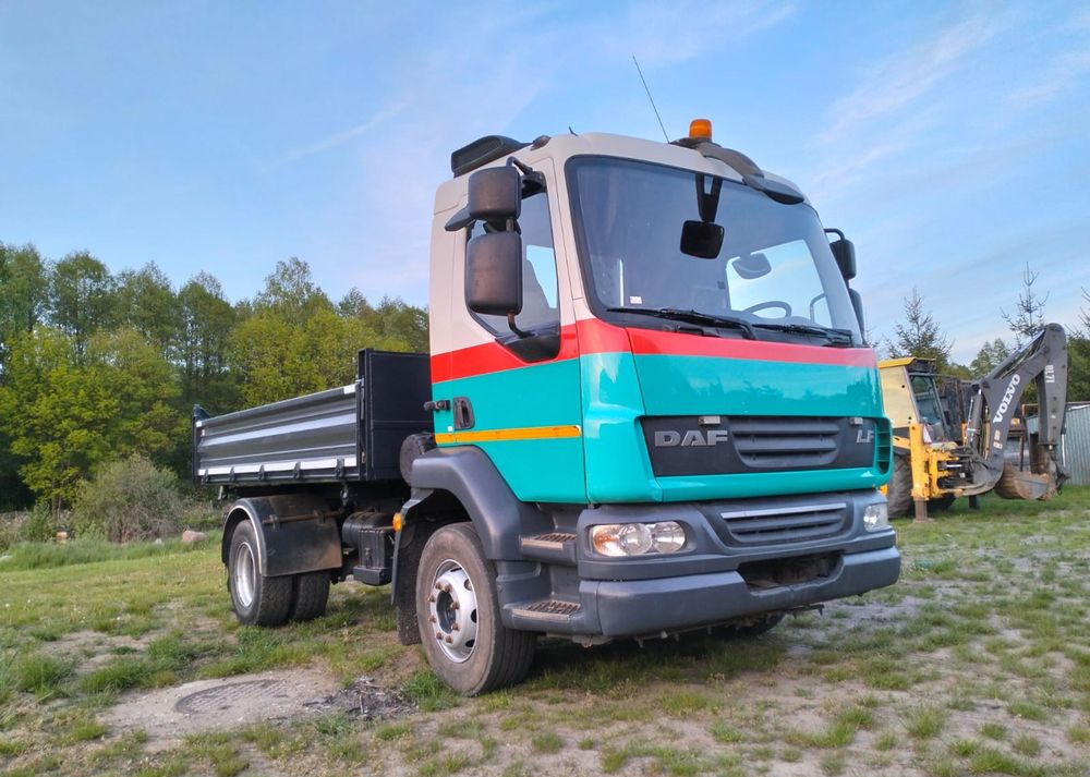 DAF LF 55.220 - Volquete camión: foto 3 DAF LF 55.220 - Volquete camión: foto 3