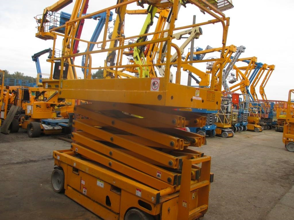 Haulotte Compact 12  - Plataforma de tijeras: foto 4 Haulotte Compact 12  - Plataforma de tijeras: foto 4