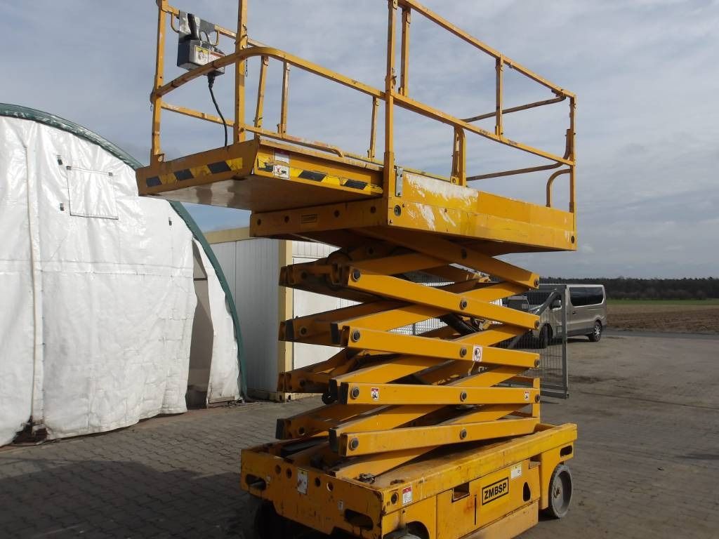 Haulotte Compact 12 - Plataforma de tijeras: foto 2 Haulotte Compact 12 - Plataforma de tijeras: foto 2