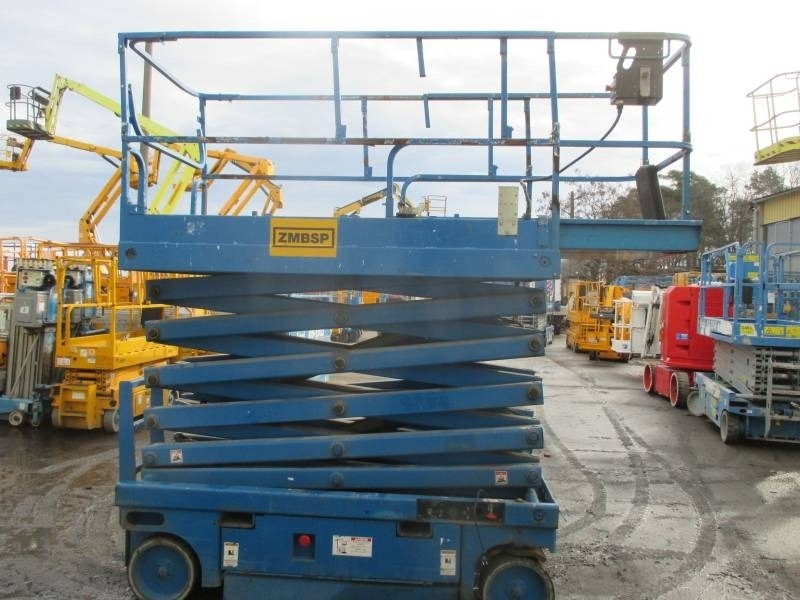 Haulotte Compact 14 - Plataforma de tijeras: foto 5 Haulotte Compact 14 - Plataforma de tijeras: foto 5