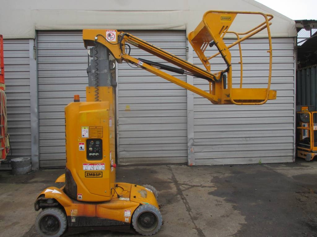 Haulotte Star 10 - Plataforma de mástil vertical: foto 1 Haulotte Star 10 - Plataforma de mástil vertical: foto 1