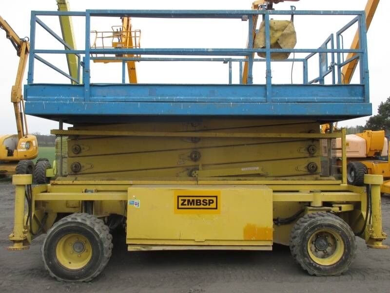 Holland Lift B 165 DL 24 - Plataforma de tijeras: foto 2 Holland Lift B 165 DL 24 - Plataforma de tijeras: foto 2