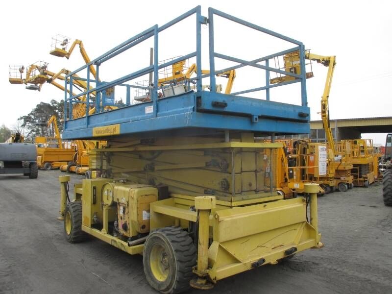 Holland Lift B 165 DL 24 - Plataforma de tijeras: foto 5 Holland Lift B 165 DL 24 - Plataforma de tijeras: foto 5