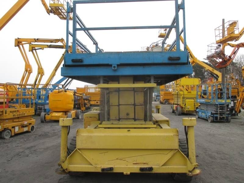 Holland Lift B 165 DL 24 - Plataforma de tijeras: foto 4 Holland Lift B 165 DL 24 - Plataforma de tijeras: foto 4