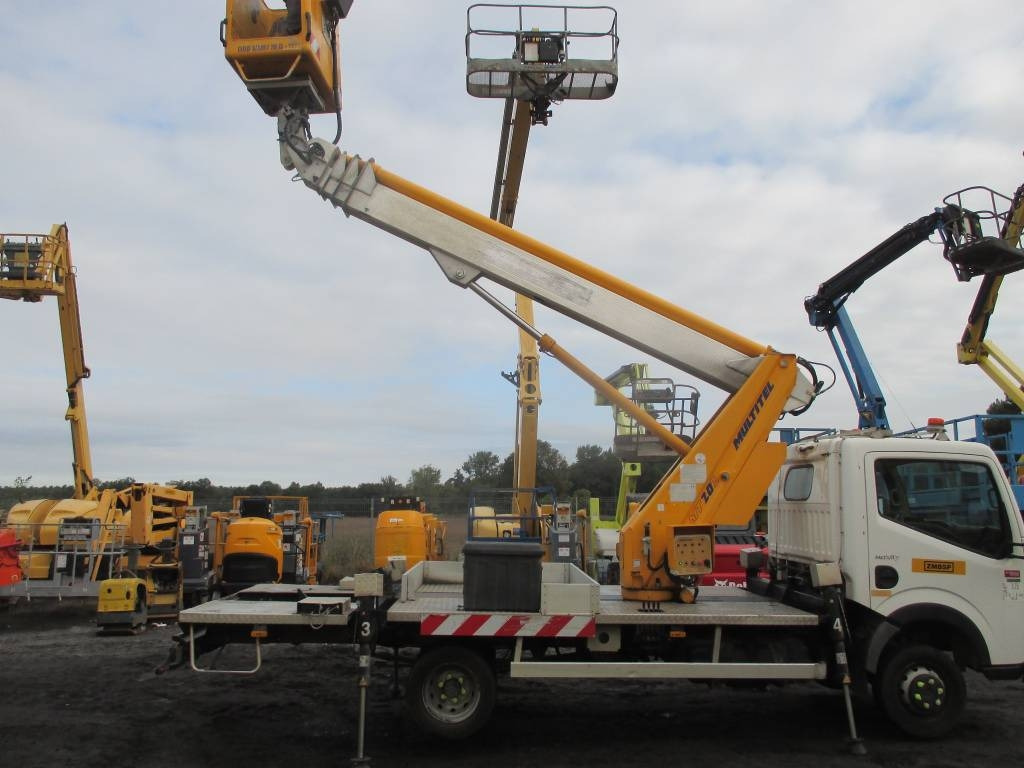 Multitel MT 202 - Camión con plataforma elevadora: foto 1 Multitel MT 202 - Camión con plataforma elevadora: foto 1