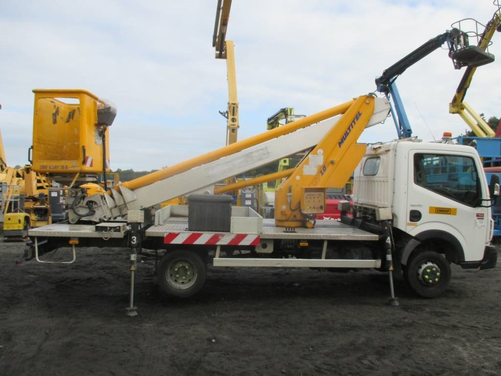 Multitel MT 202 - Camión con plataforma elevadora: foto 2 Multitel MT 202 - Camión con plataforma elevadora: foto 2