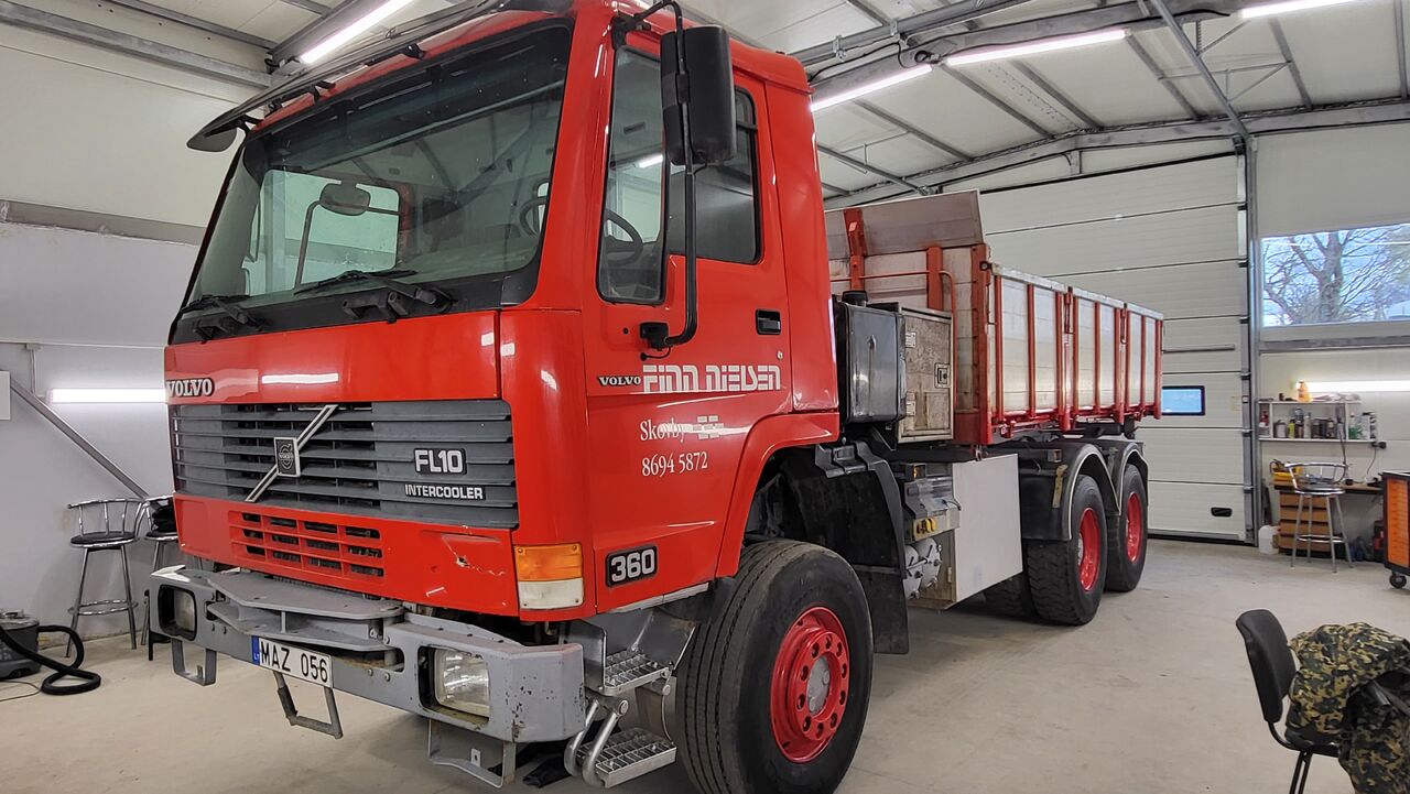 VOLVO FL10 6X6 - Volquete camión: foto 1 VOLVO FL10 6X6 - Volquete camión: foto 1