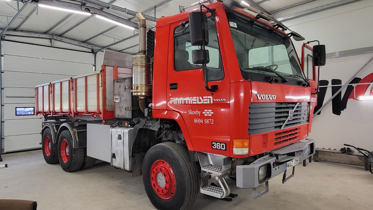 VOLVO FL10 6X6 - Volquete camión: foto 2 VOLVO FL10 6X6 - Volquete camión: foto 2