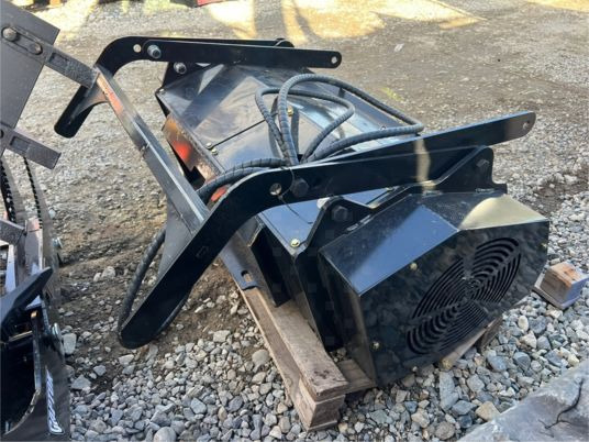 Broyeur forestier pour minichargeur - Trituradora forestal: foto 4 Broyeur forestier pour minichargeur - Trituradora forestal: foto 4