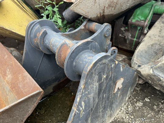 Godet Morin M4 - Cazo para excavadora: foto 2 Godet Morin M4 - Cazo para excavadora: foto 2