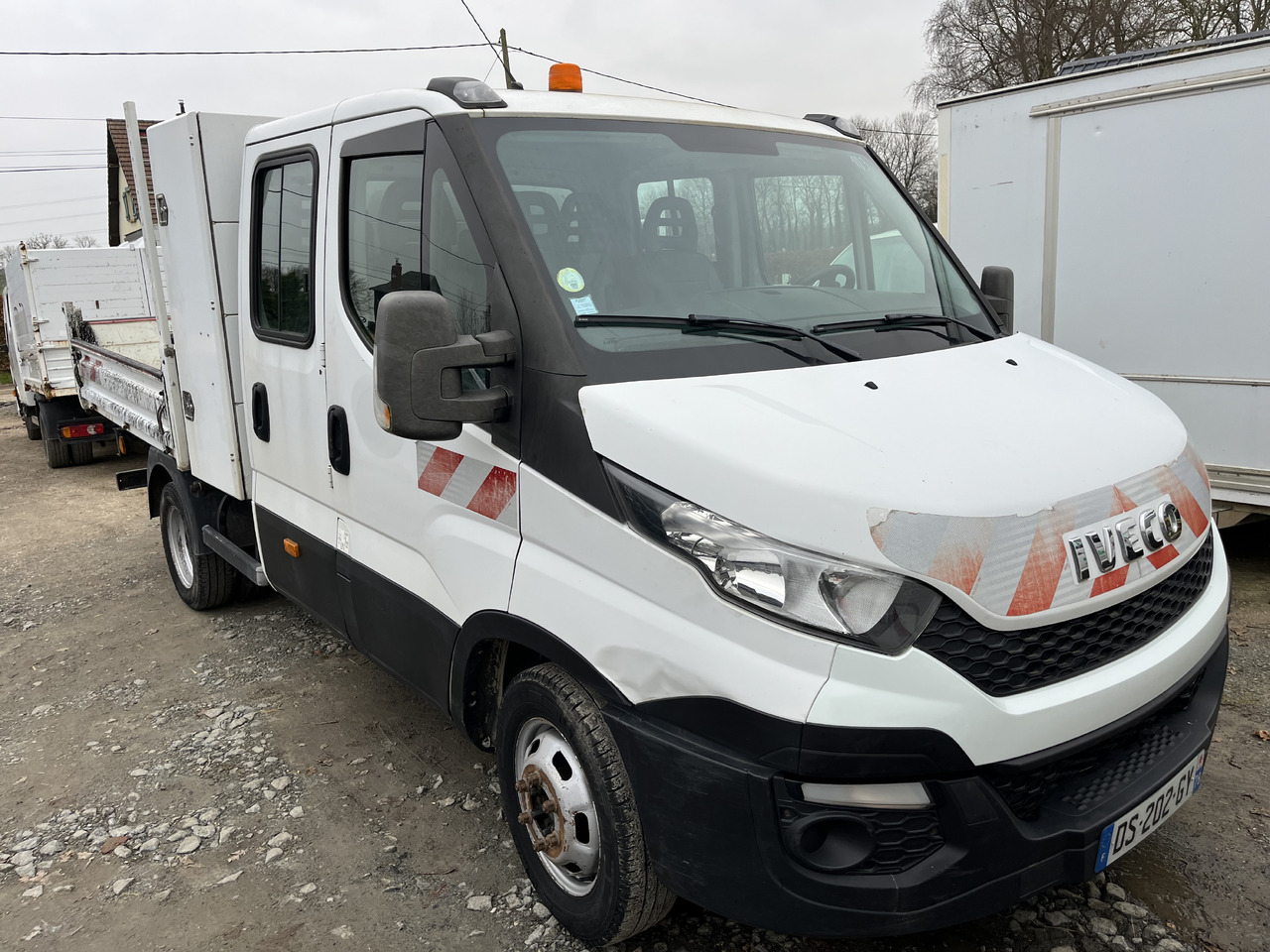 Iveco Daily 35-170 - Volquete furgoneta: foto 2 Iveco Daily 35-170 - Volquete furgoneta: foto 2