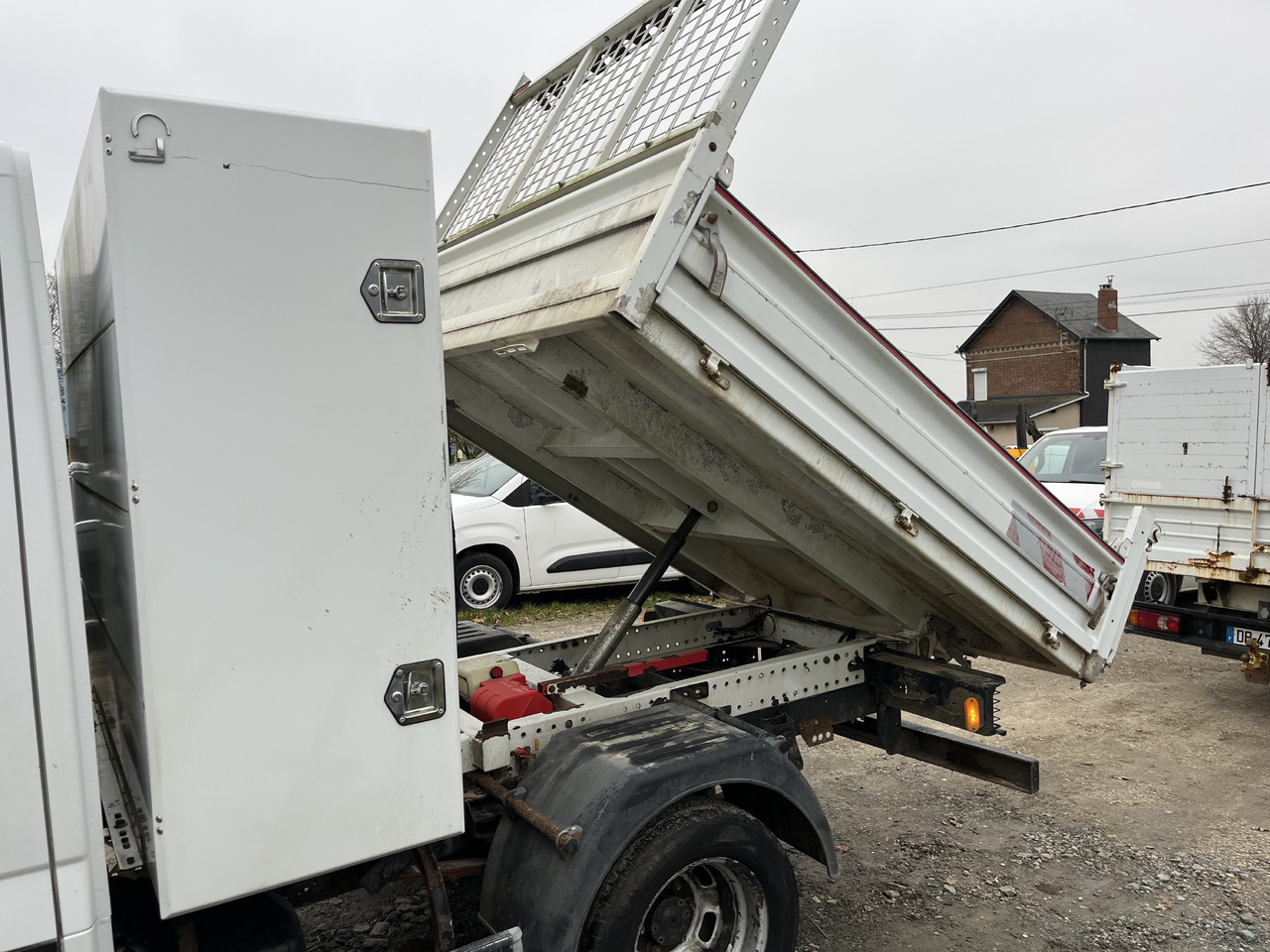 Volquete furgoneta Iveco Daily 35-170: foto 11 Volquete furgoneta Iveco Daily 35-170: foto 11