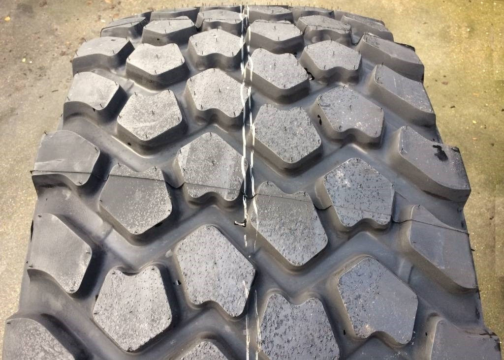 Michelin 24R21 XZL - NEW - Neumático para Maquinaria agrícola: foto 2 Michelin 24R21 XZL - NEW - Neumático para Maquinaria agrícola: foto 2