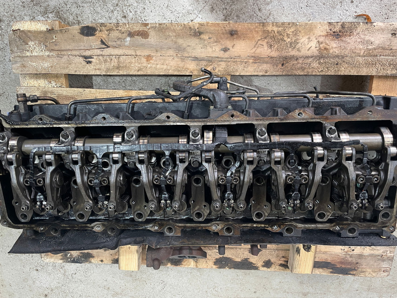 MAN Motor MAN Lions City D2066 LUH 52 Zylinderkopf Nockenwelle - Cabezal de bloque para Autobús: foto 3 MAN Motor MAN Lions City D2066 LUH 52 Zylinderkopf Nockenwelle - Cabezal de bloque para Autobús: foto 3