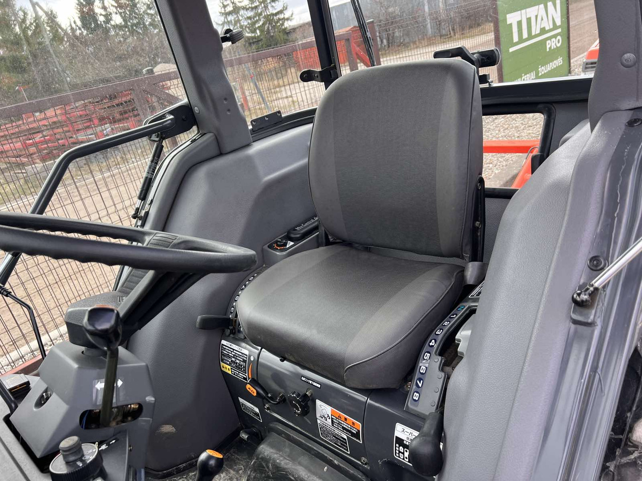 Kubota GL321 - Tractor viñedo/ Frutero: foto 4 Kubota GL321 - Tractor viñedo/ Frutero: foto 4