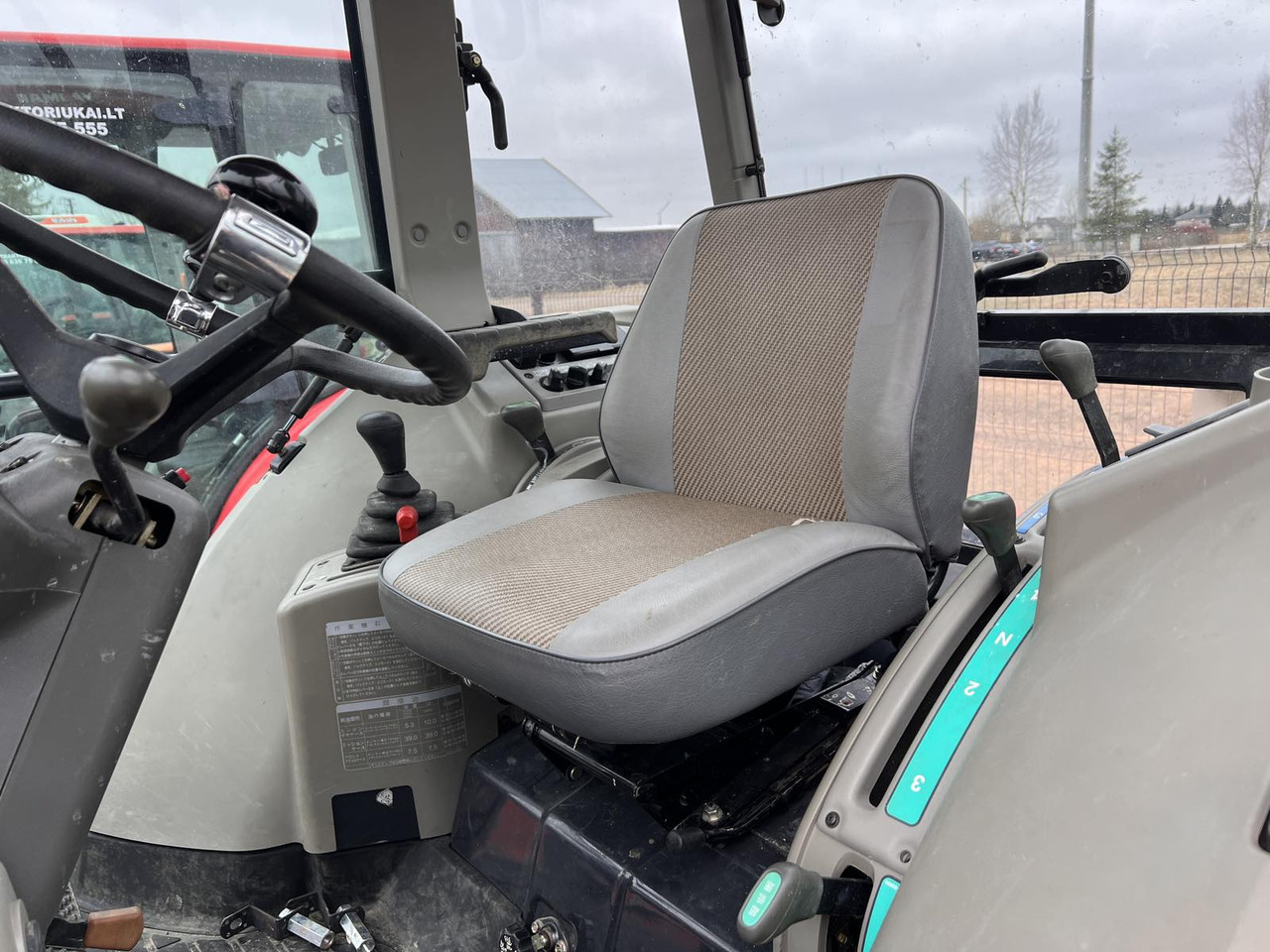 Yanmar US550 - Tractor viñedo/ Frutero: foto 3 Yanmar US550 - Tractor viñedo/ Frutero: foto 3