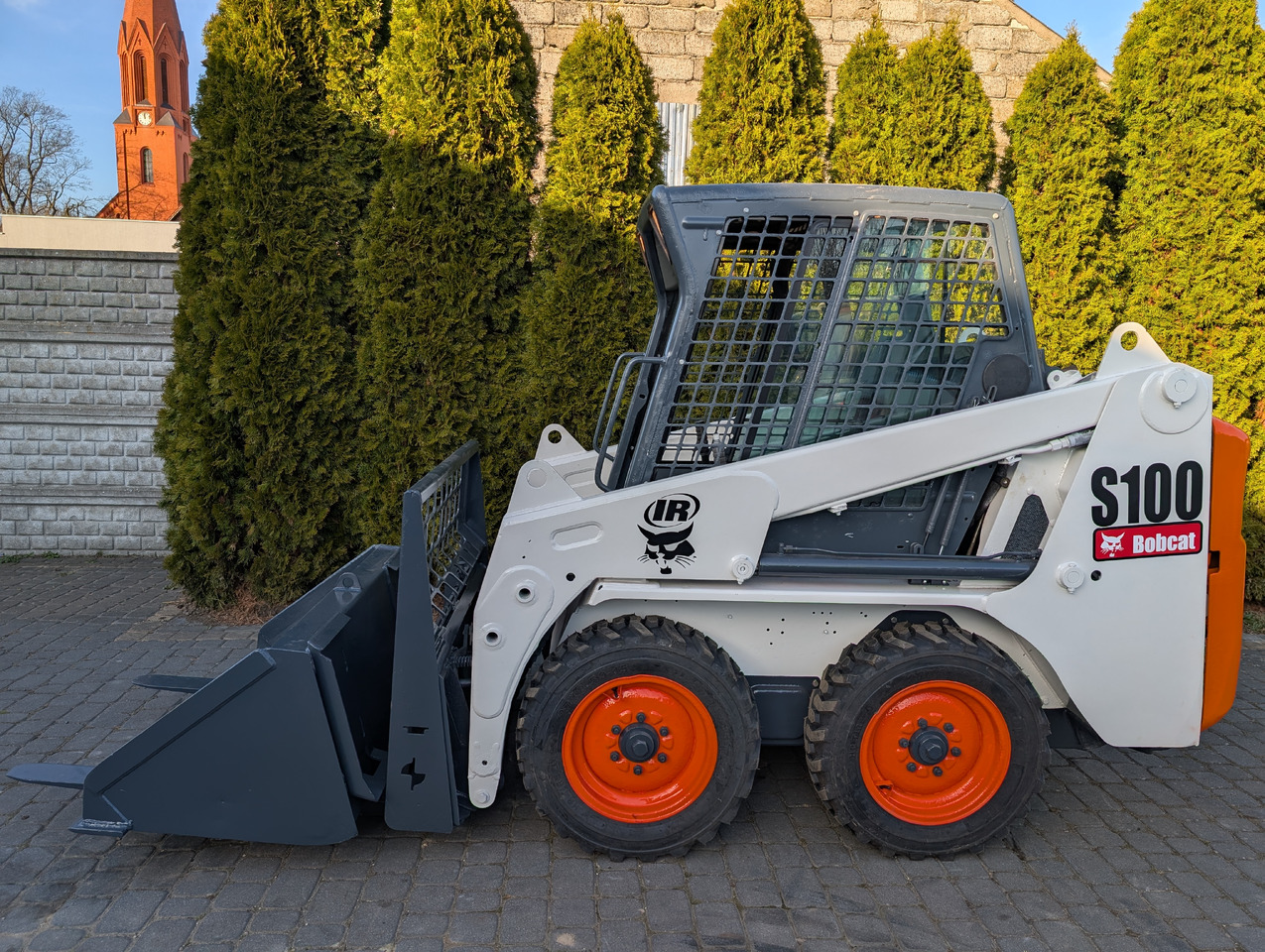 BOBCAT S100 - Minicargadora: foto 1 BOBCAT S100 - Minicargadora: foto 1