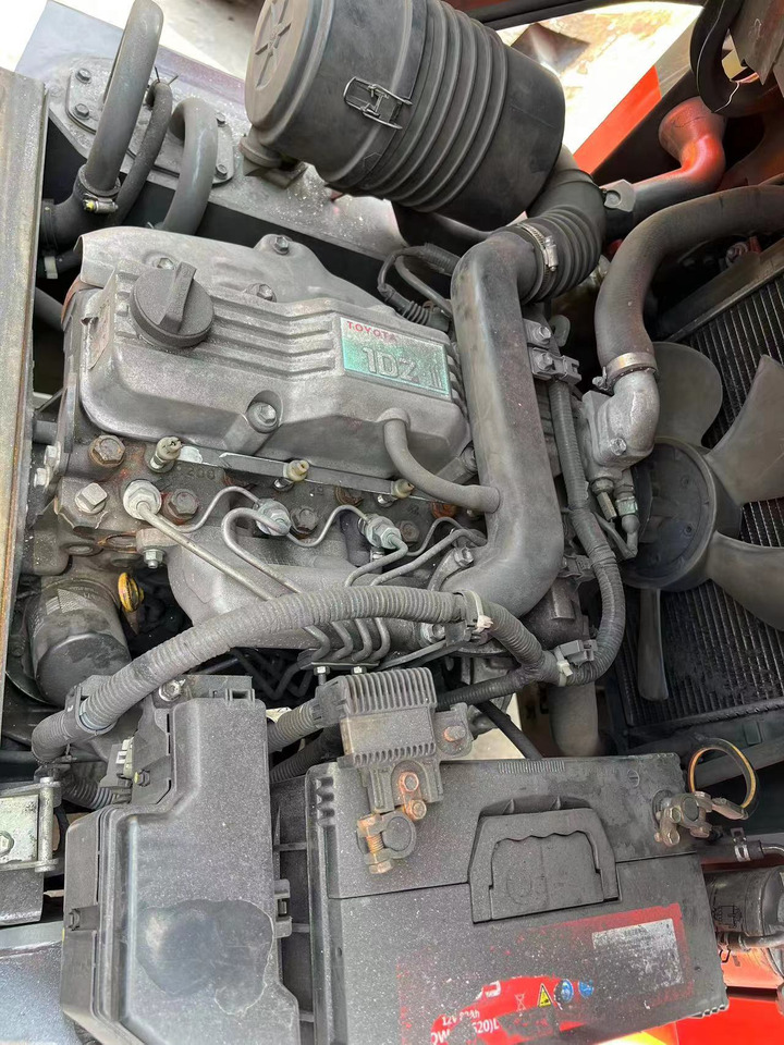 Toyota FDZN30 - Carretilla elevadora diésel: foto 5 Toyota FDZN30 - Carretilla elevadora diésel: foto 5