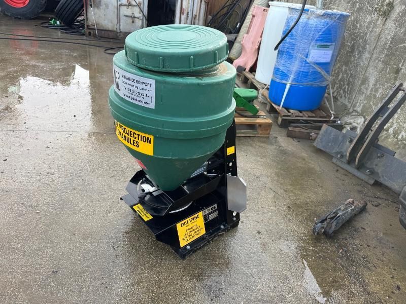 DELIMBE T24 - Esparcidor de fertilizantes: foto 2 DELIMBE T24 - Esparcidor de fertilizantes: foto 2