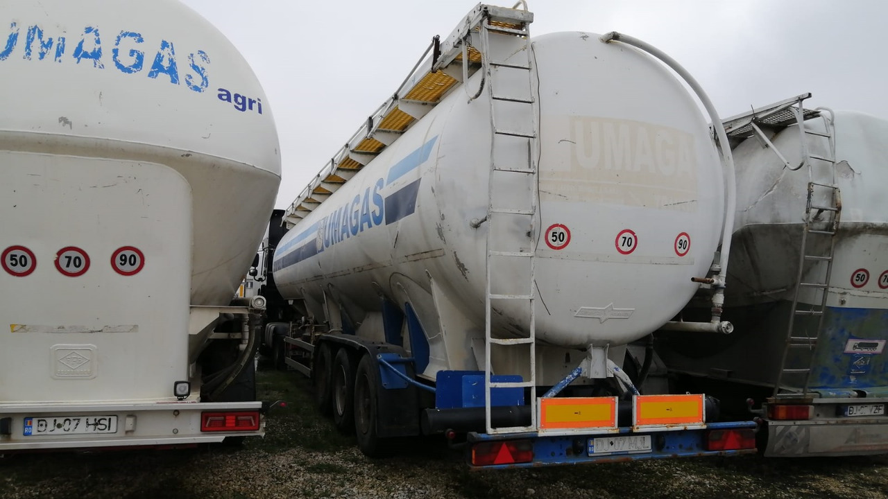 SPITZER Tank/Silo 57,000 l 4 Compartments for Powders/Feed/Water//Liquid Fertilizer/etc. - Semirremolque silo: foto 4 SPITZER Tank/Silo 57,000 l 4 Compartments for Powders/Feed/Water//Liquid Fertilizer/etc. - Semirremolque silo: foto 4