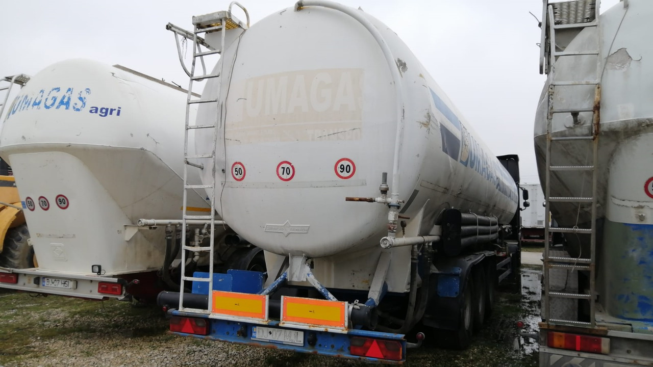SPITZER Tank/Silo 57,000 l 4 Compartments for Powders/Feed/Water//Liquid Fertilizer/etc. - Semirremolque silo: foto 3 SPITZER Tank/Silo 57,000 l 4 Compartments for Powders/Feed/Water//Liquid Fertilizer/etc. - Semirremolque silo: foto 3