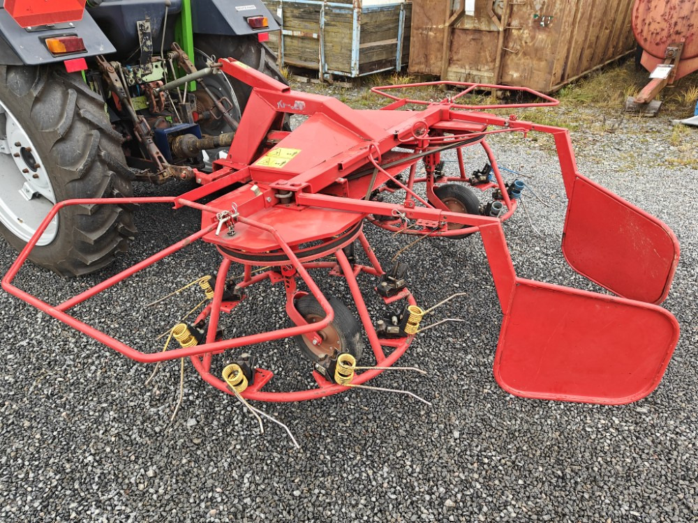 Ala-Talkkari KP320 pöyhin - Henificadora: foto 2 Ala-Talkkari KP320 pöyhin - Henificadora: foto 2