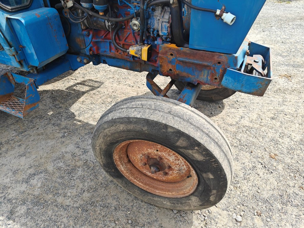 Tractor FORD 5000 traktori alkuperäiskuntoinen, Hara hytillä ja paljon hydrauliikkaa, katso video!: foto 12