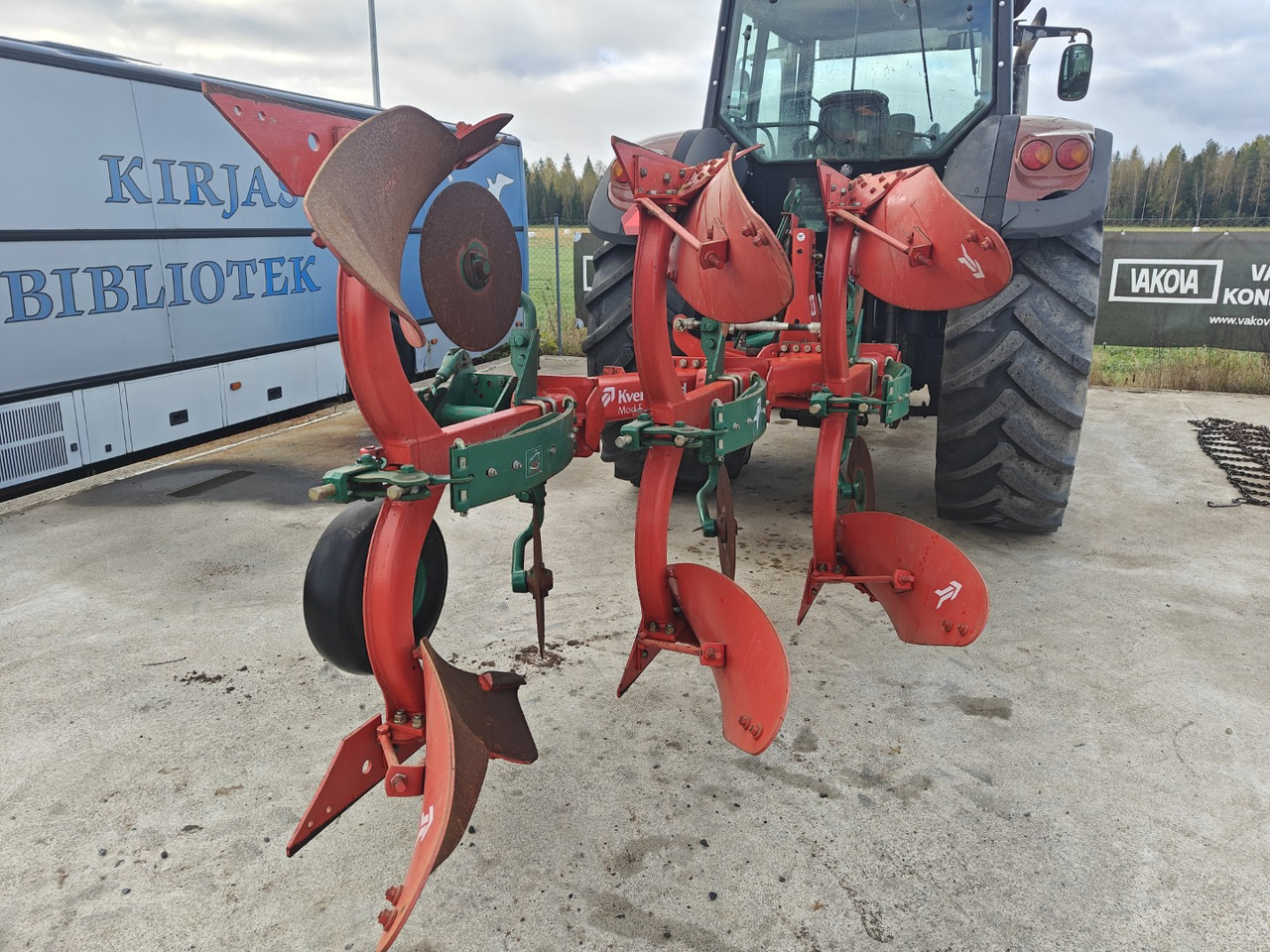 KVERNELAND E 160-8 - 3-siipinen paluuaura - Arado: foto 3 KVERNELAND E 160-8 - 3-siipinen paluuaura - Arado: foto 3